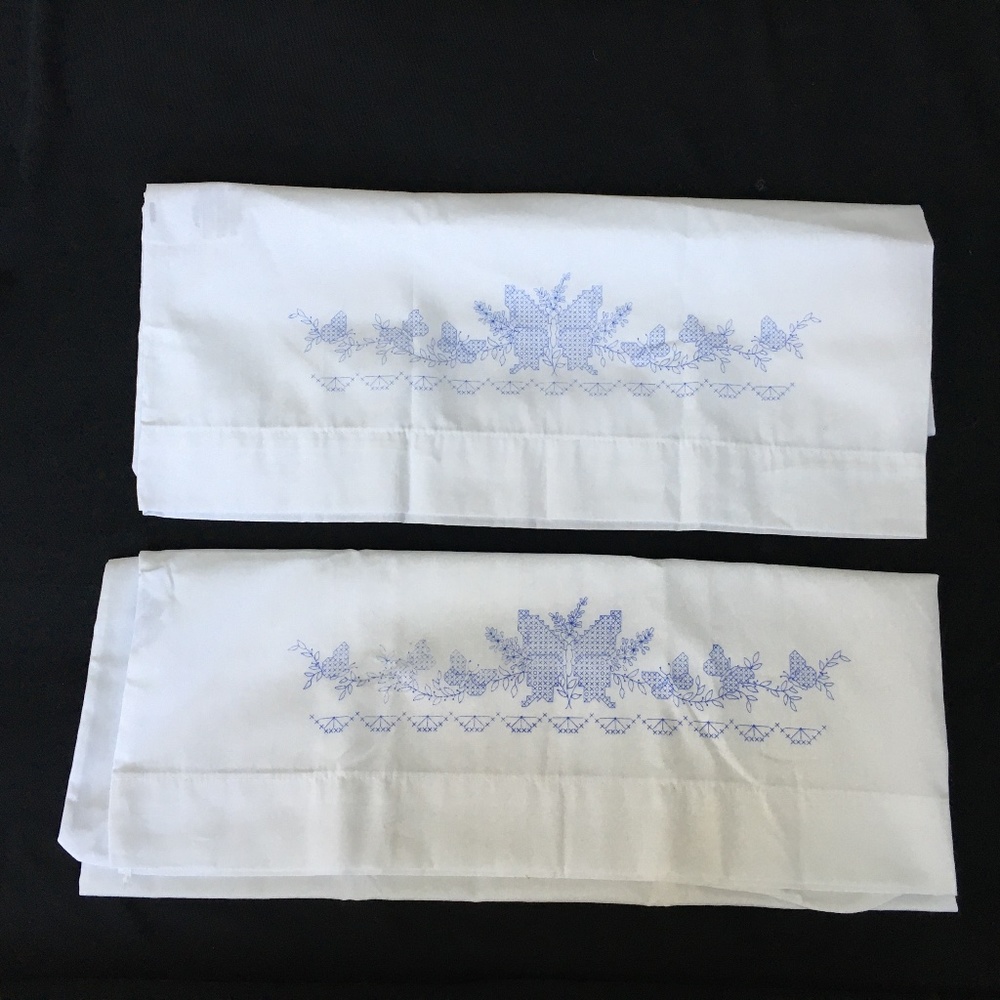 2 Pillowcases Stamp To Embroider Thomaston Mills Percale Made USA Butterfiles